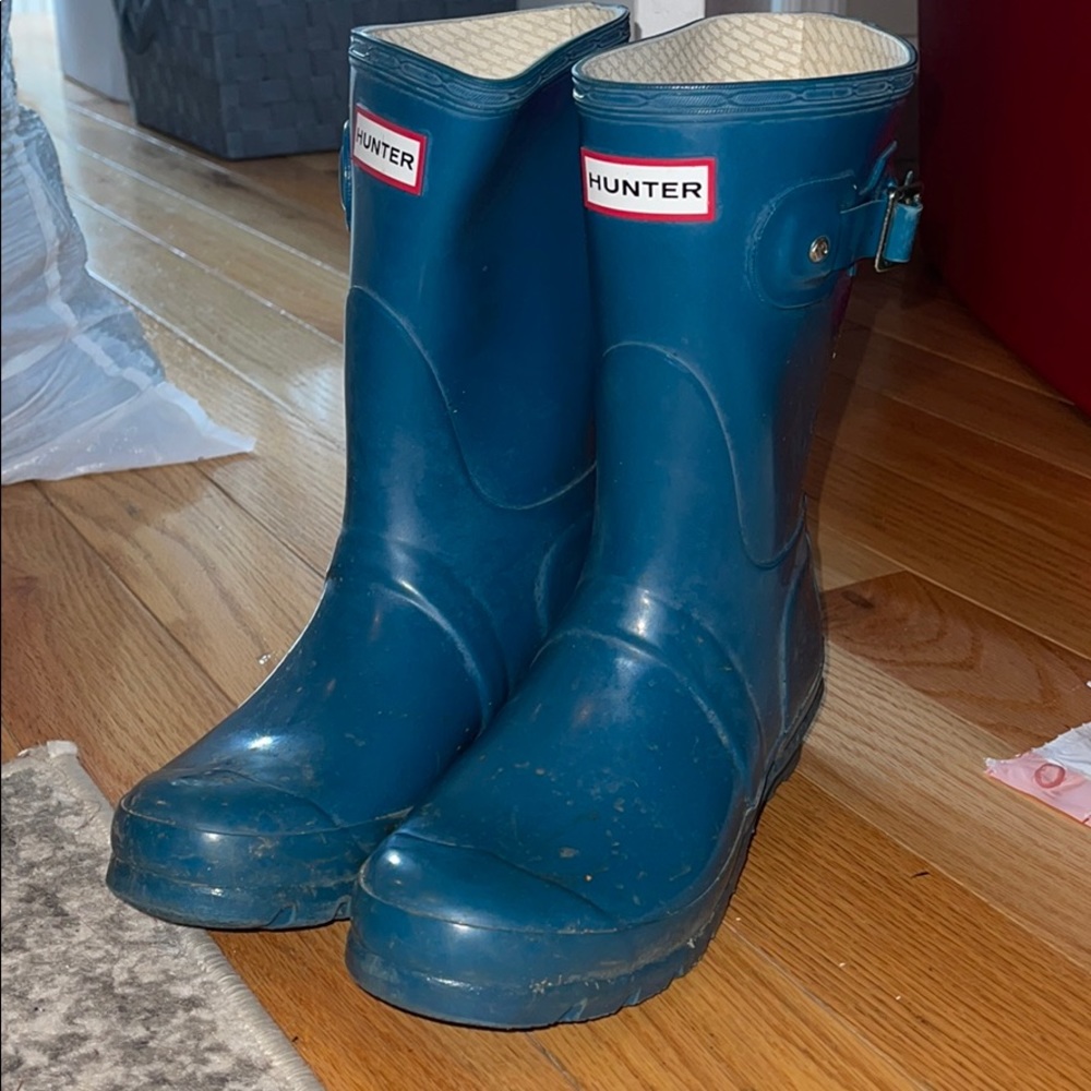 Women’s blue short Hunter rain boots size 7